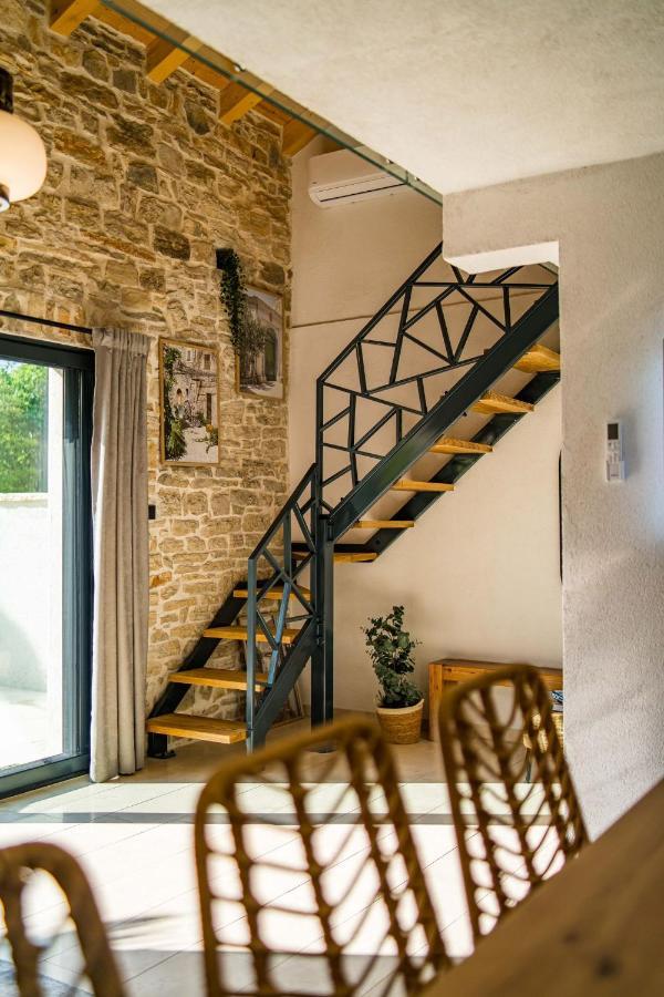 Villa Stone House With Pool Poeta à Pridraga Extérieur photo
