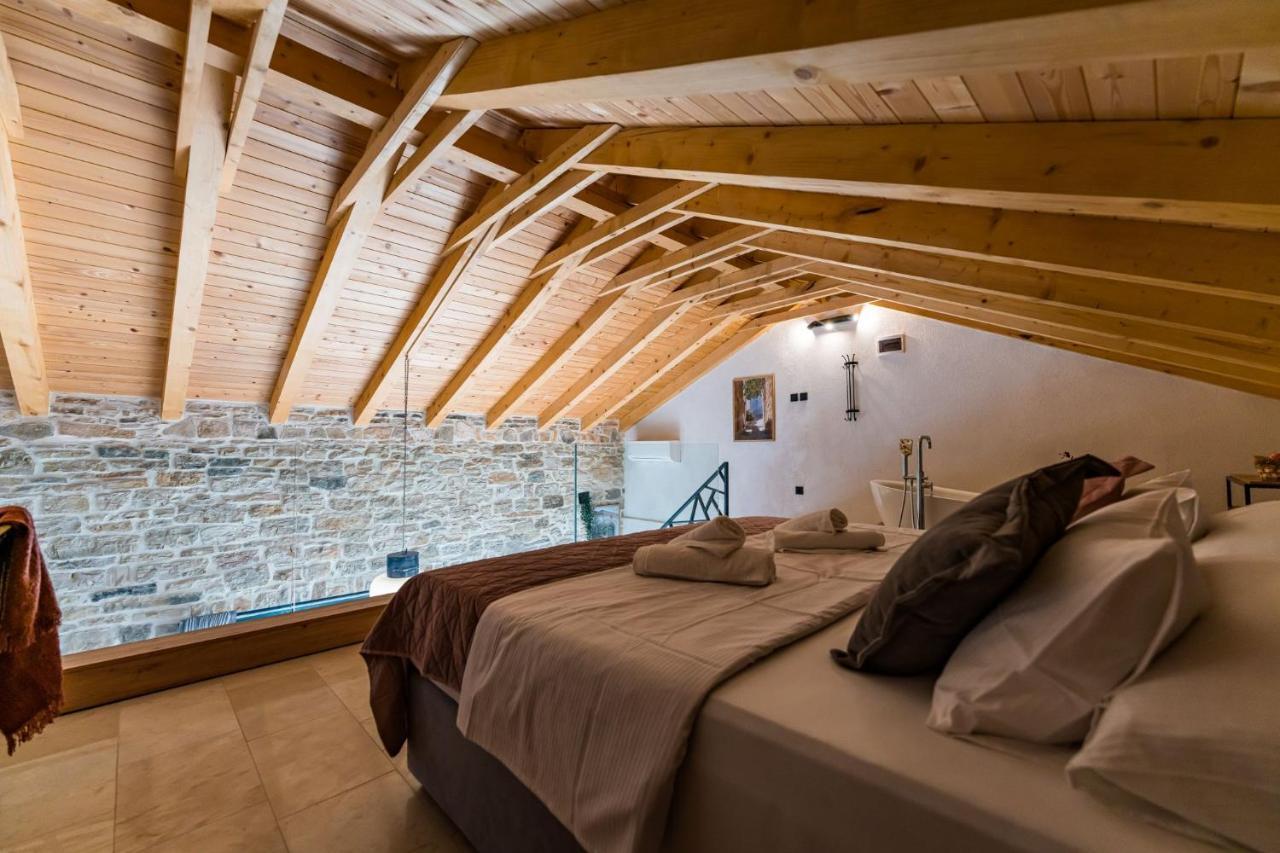 Villa Stone House With Pool Poeta à Pridraga Extérieur photo