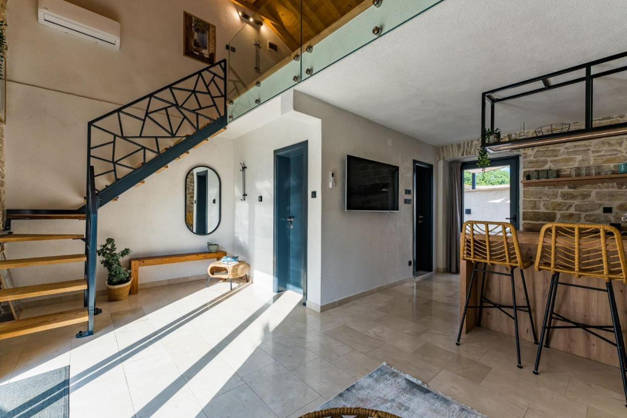 Villa Stone House With Pool Poeta à Pridraga Extérieur photo